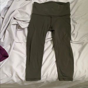 Lululemon knee length tight